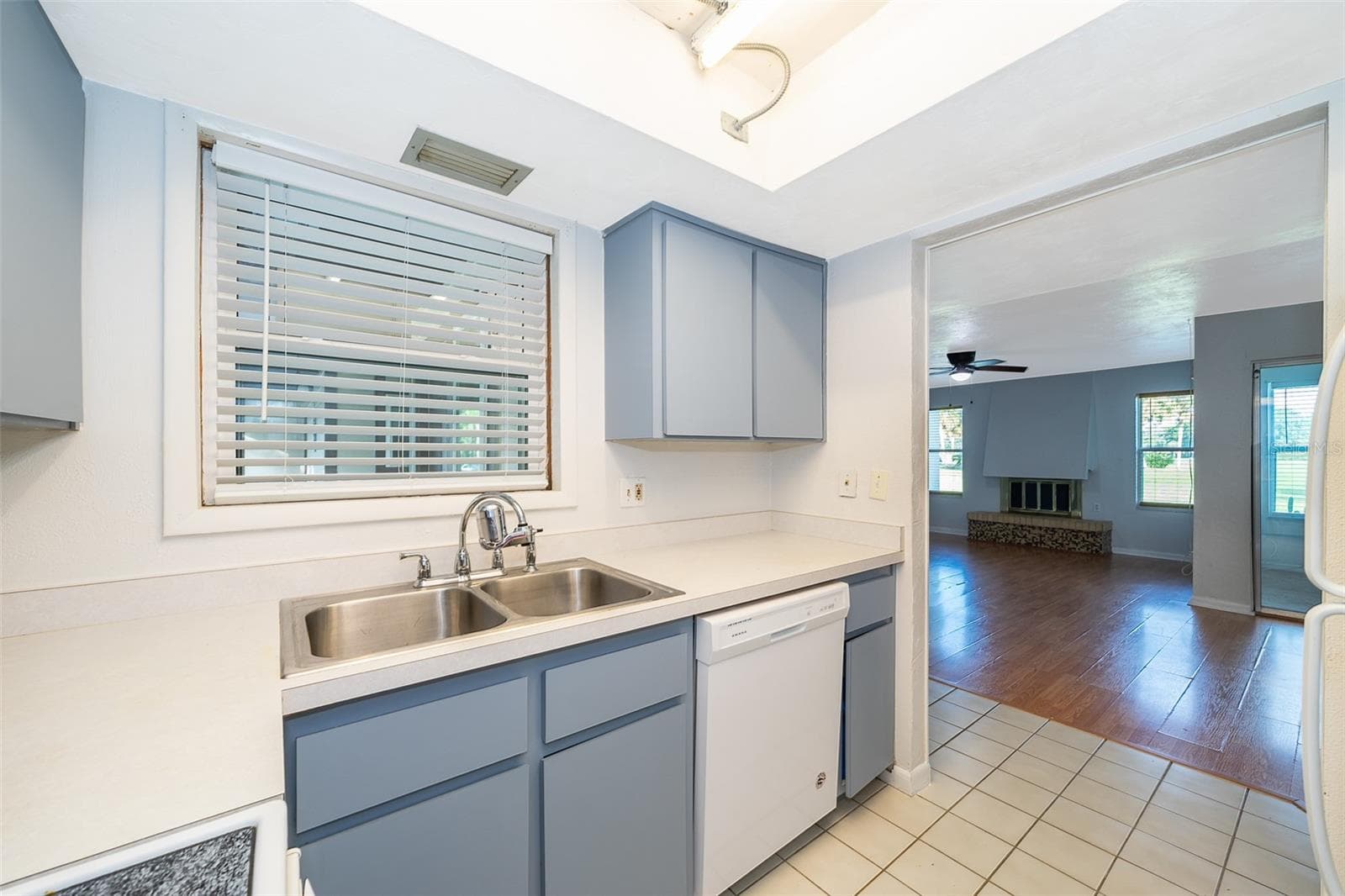 Condominium at 20104 SANDALWOOD DR #104, WILDWOOD, photo 11 of 31