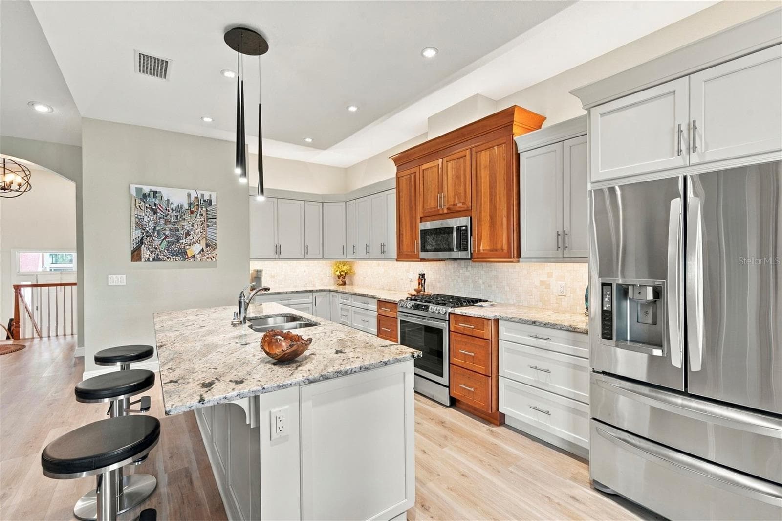 Townhouse at 10 LINCOLN AVE S, ST PETERSBURG, photo 12 of 65