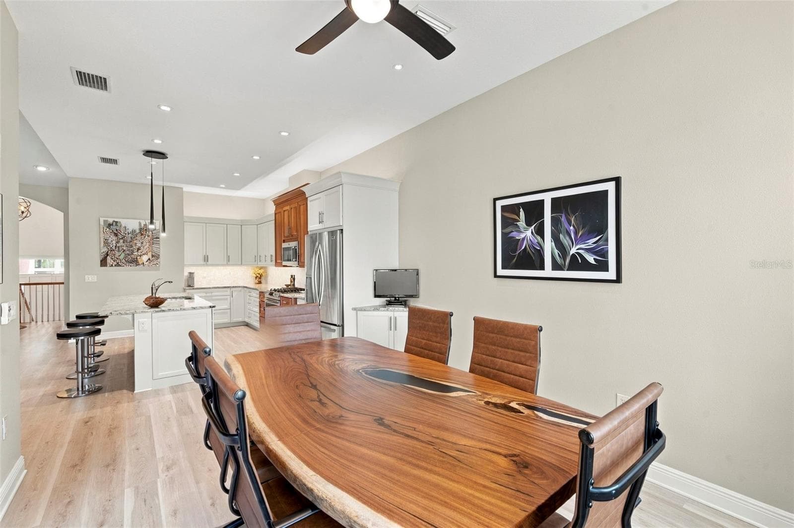 Townhouse at 10 LINCOLN AVE S, ST PETERSBURG, photo 19 of 65