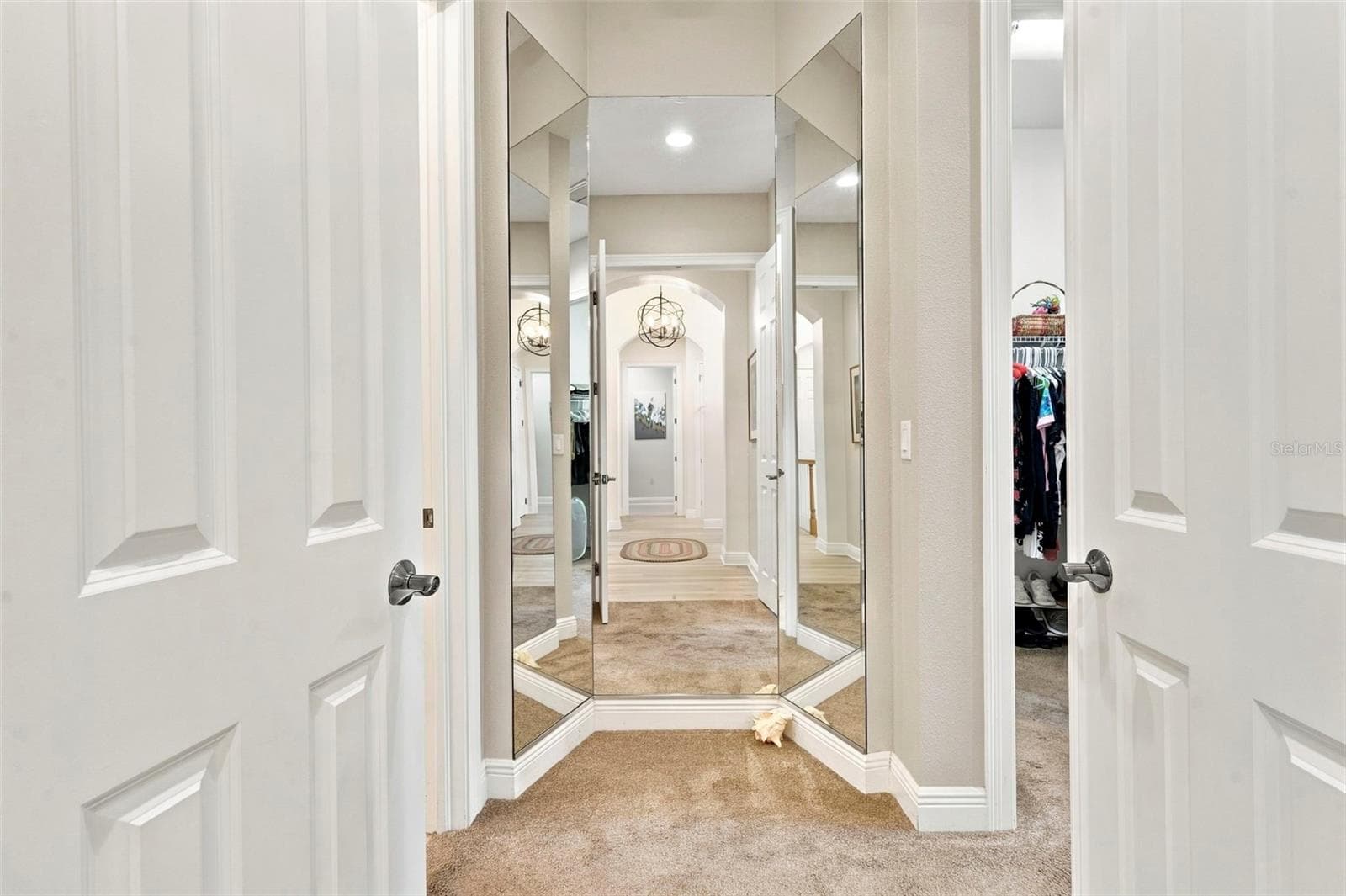 Primary Bedroom with En-Suite Bathroom, His & Her Walk-in Closets, Double sinks with Granite countertops, jacuzzi tub, separate shower - 10 LINCOLN AVE S, ST PETERSBURG