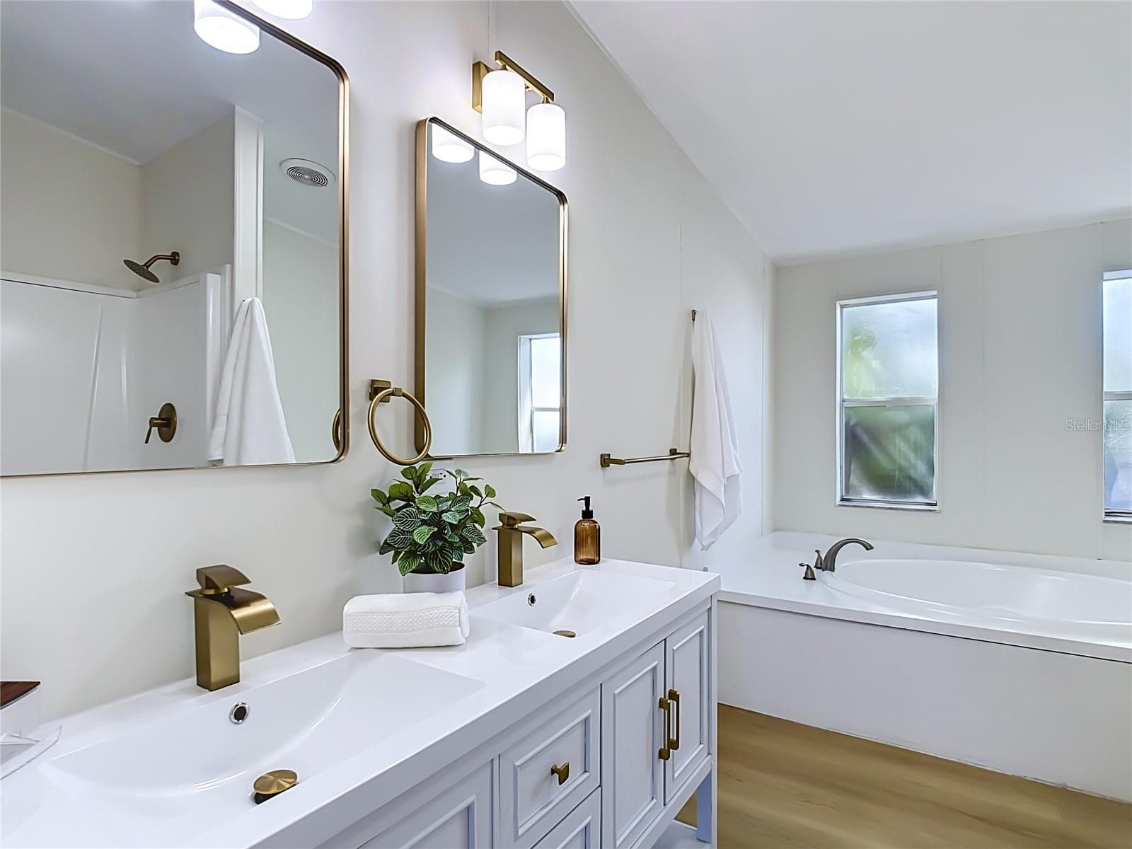 Manufactured Home at 3443 POPULATIC ST, MIMS, photo 9 of 65