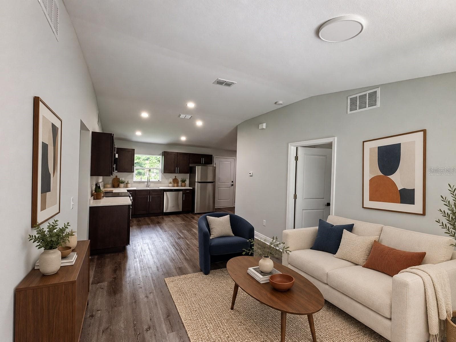 Virtually staged - 13315 SE 38TH CT, BELLEVIEW