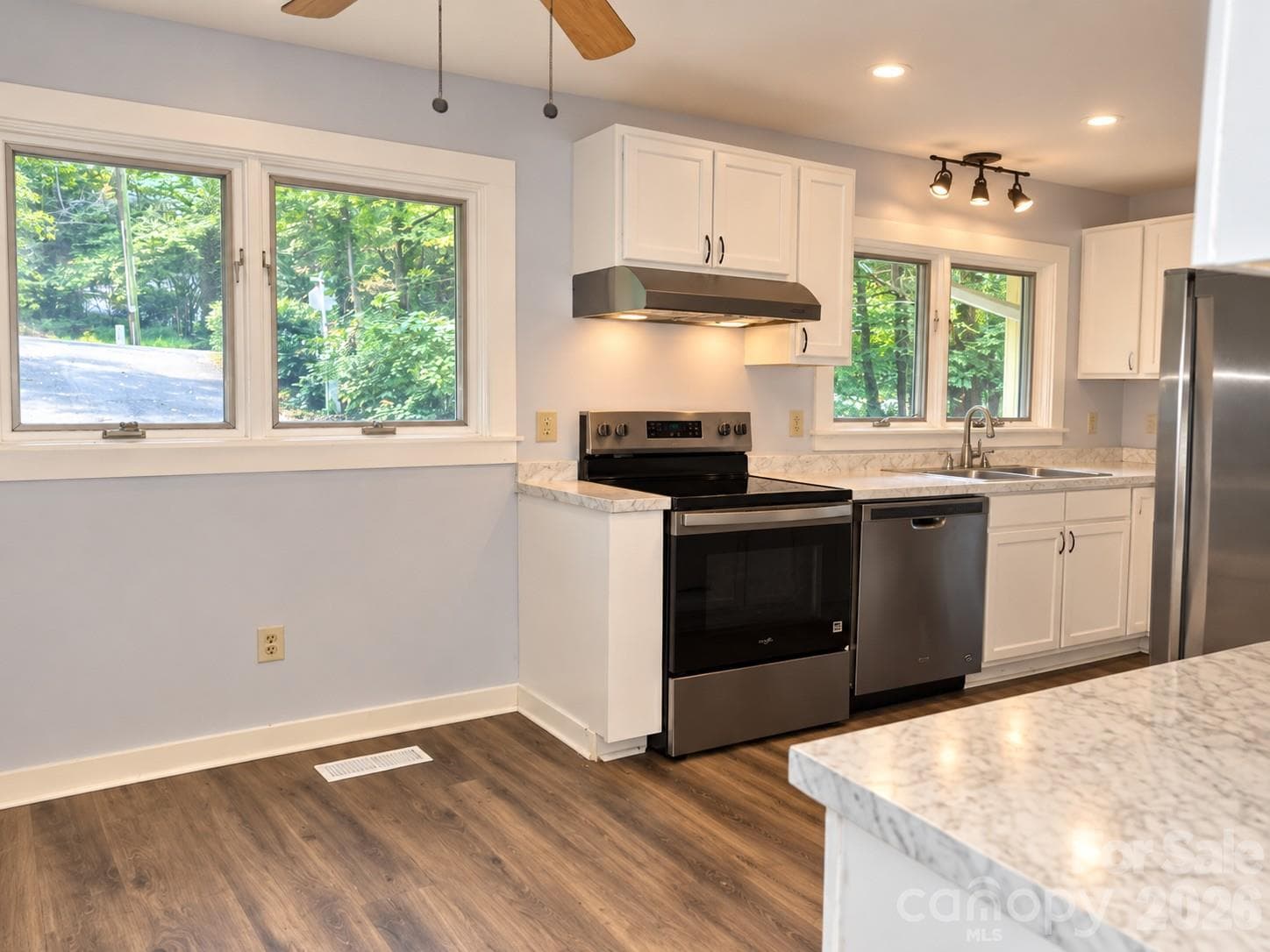 2:2 Kitchen - 121 Carolina Drive, Tryon
