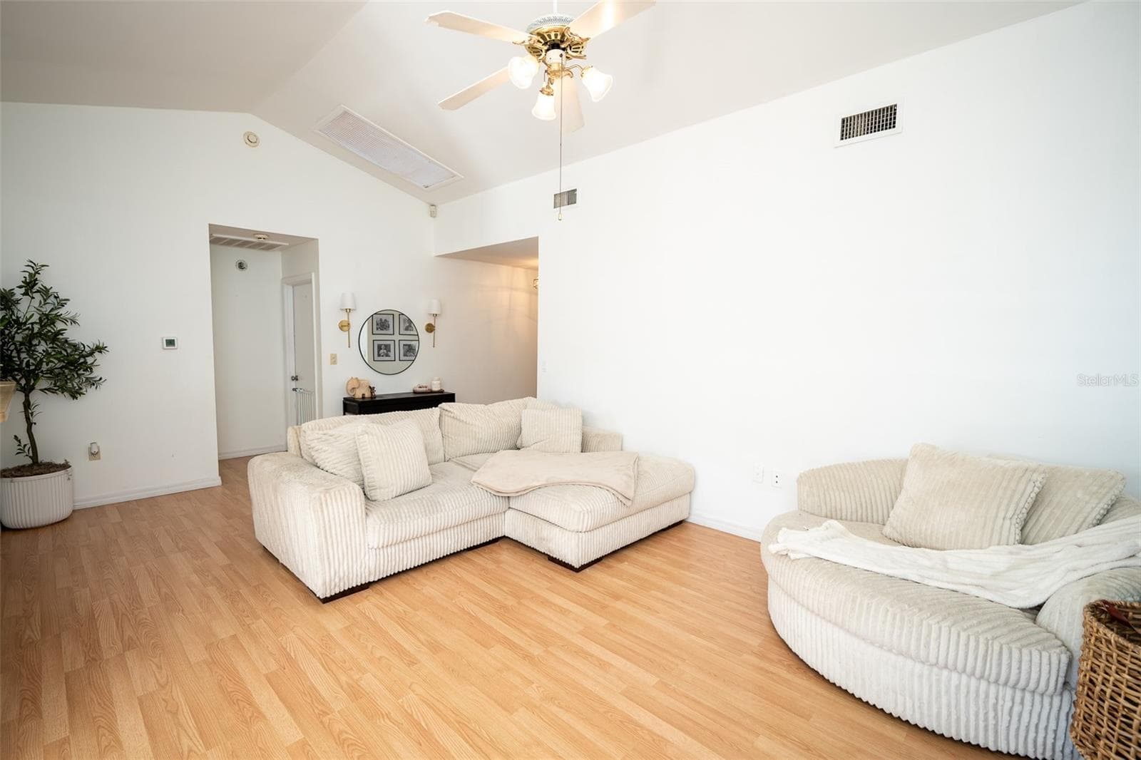 Single Family Residence at 1327 WATERVIEW BLVD E, LAKELAND, photo 18 of 53
