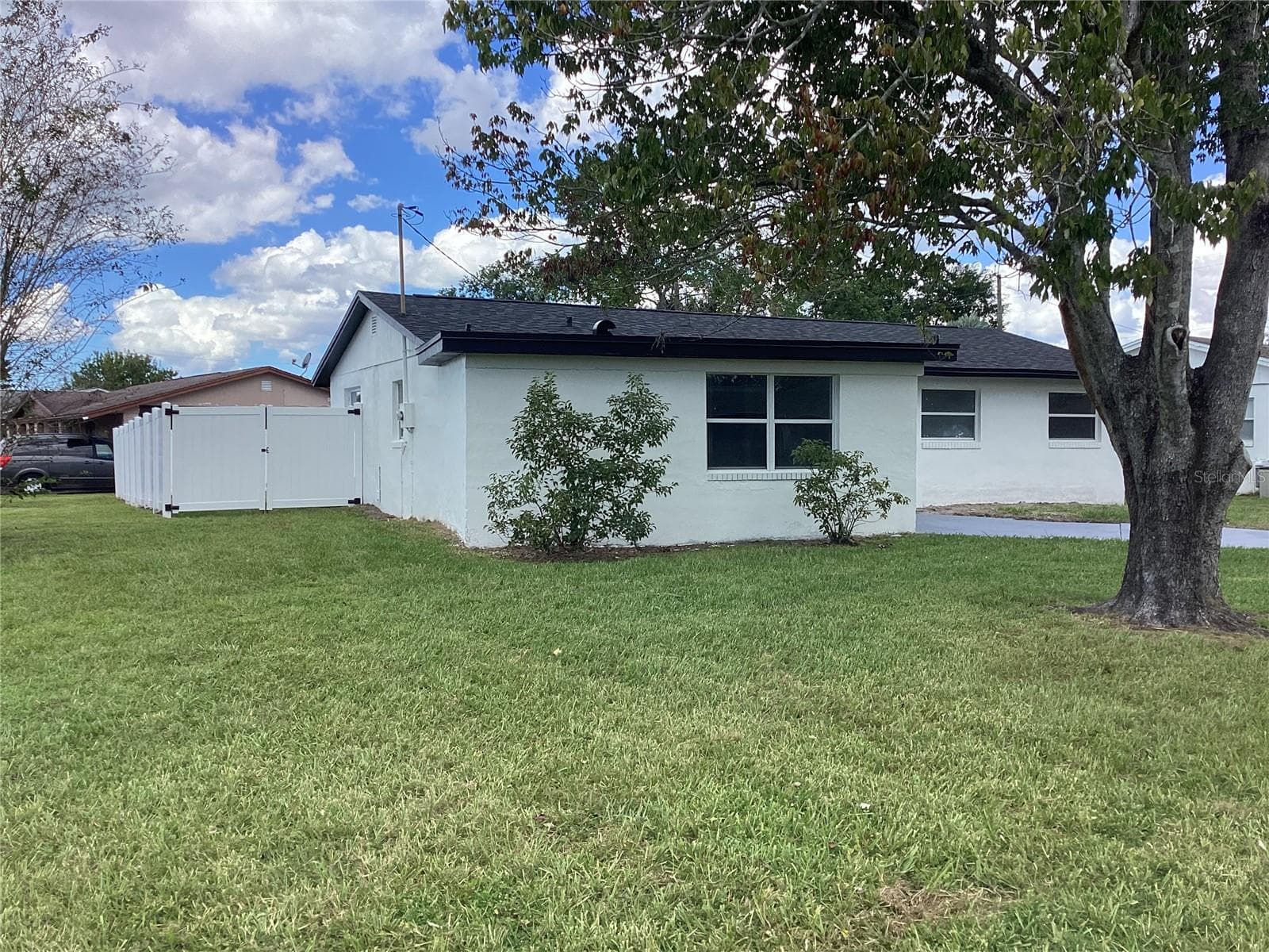 Single Family Residence at 4226 LAKE RICHMOND DR, ORLANDO, photo 2 of 16