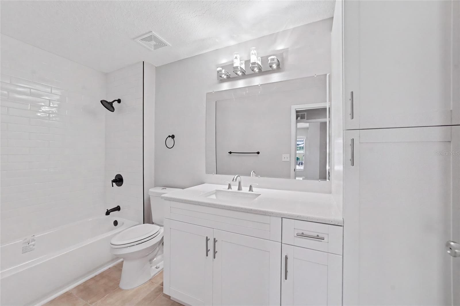 Single Family Residence at 6241 CRICKETHOLLOW DR, RIVERVIEW, photo 14 of 29
