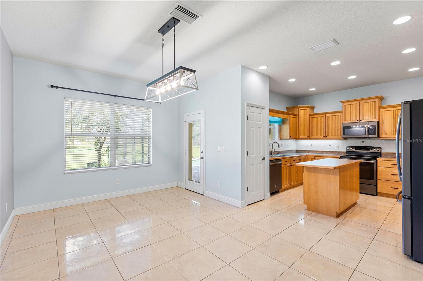 Single Family Residence at 6514 LAKE IRENE DR, LAND O LAKES, photo 9 of 76