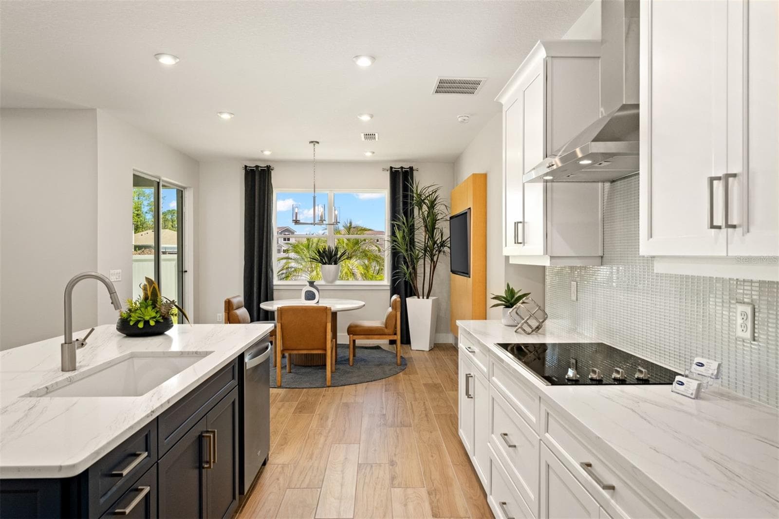 Meridian Parks Honeysuckle Model Kitchen - 12446 MARITIME ST, ORLANDO
