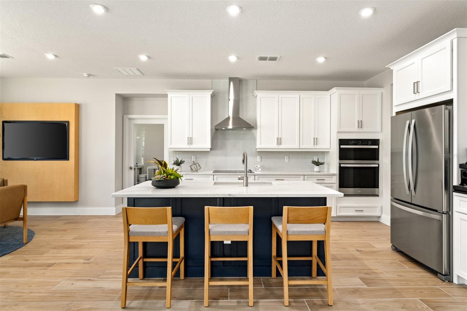 Meridian Parks Honeysuckle Model Kitchen - 12446 MARITIME ST, ORLANDO