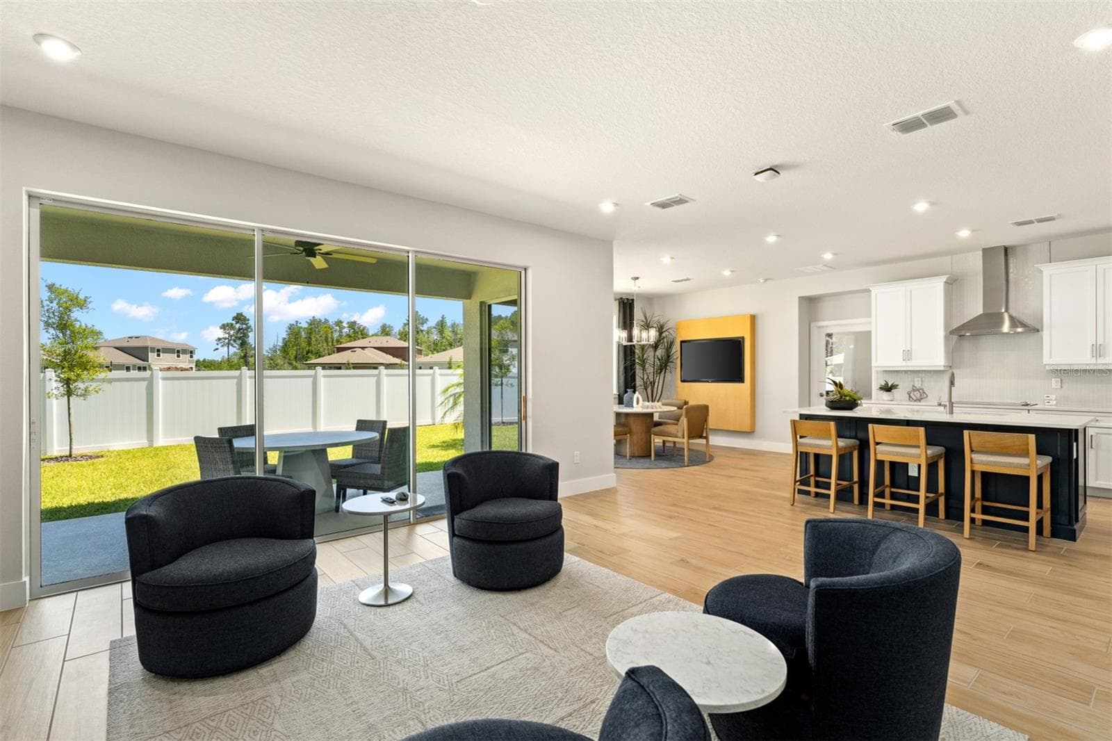 Meridian Parks Honeysuckle Model Great Room - 12446 MARITIME ST, ORLANDO