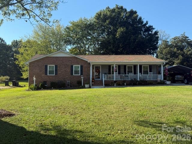 Single Family Residence at 1312 Christopher Circle, Rock Hill, photo 8 of 40