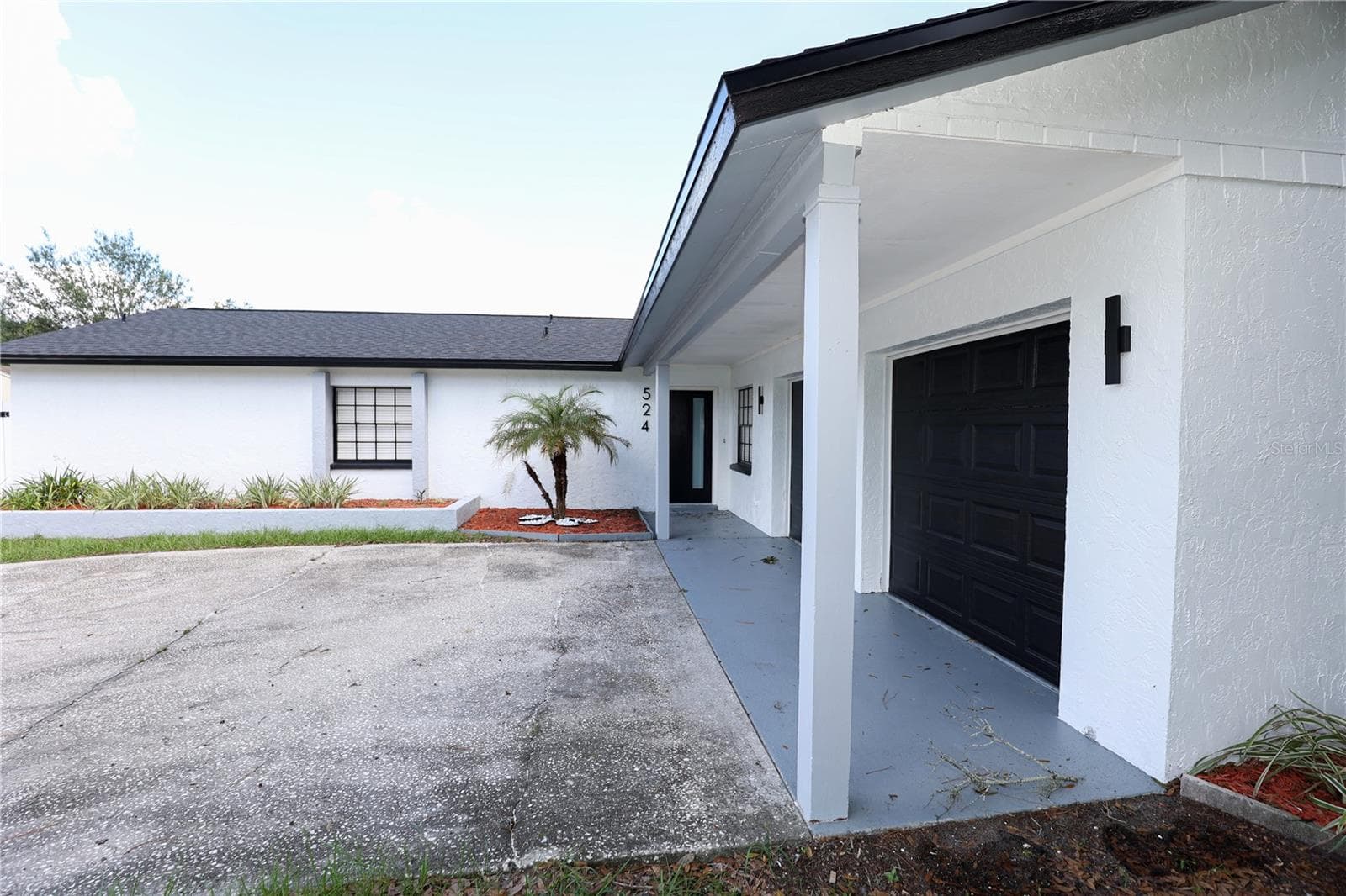 Single Family Residence at 524 WYNNWOOD DR, BRANDON, photo 9 of 86
