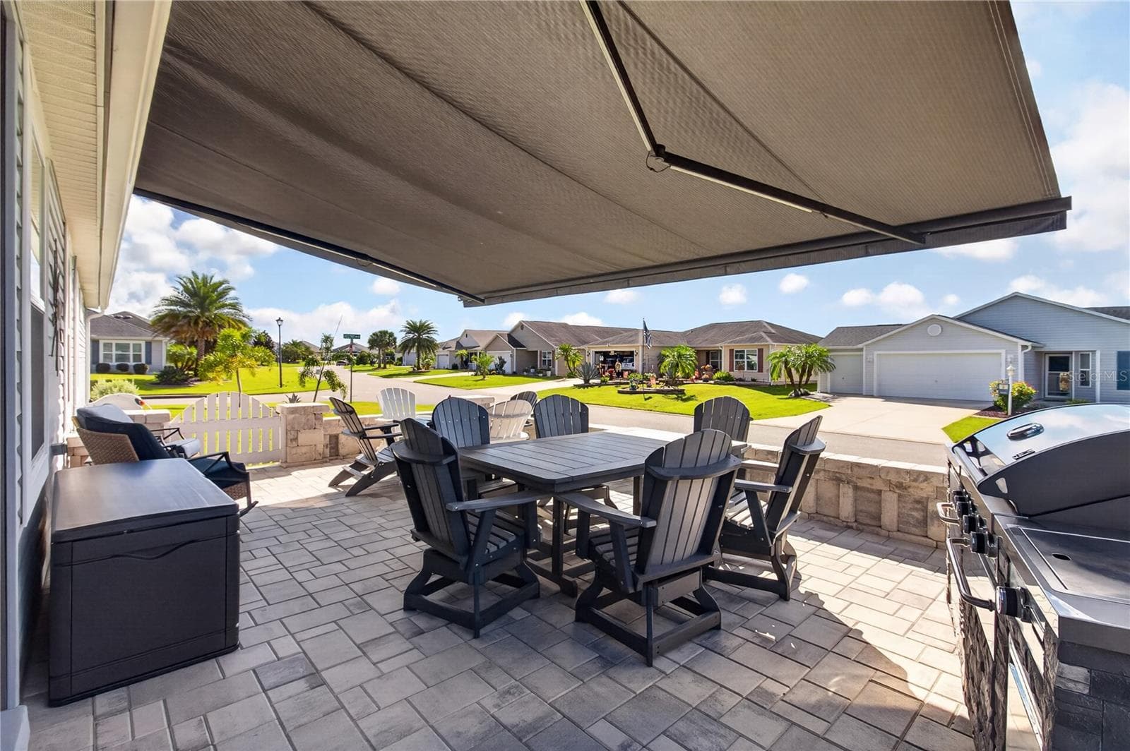 Huge awning provides shade - 3342 VELTRE WAY, THE VILLAGES