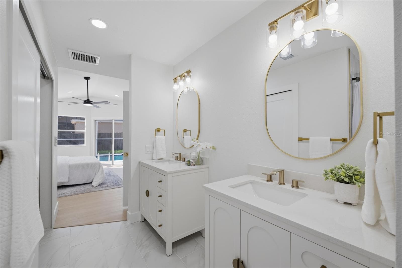 Single Family Residence at 1070 CAPTAINS WAY, TARPON SPRINGS, photo 16 of 23