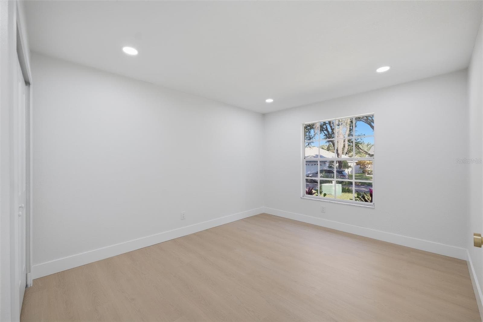 Single Family Residence at 1070 CAPTAINS WAY, TARPON SPRINGS, photo 19 of 23