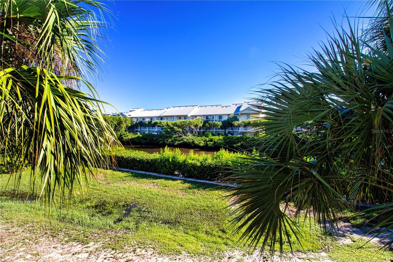 Townhouse at 3271 MANGROVE POINT, RUSKIN, photo 19 of 76