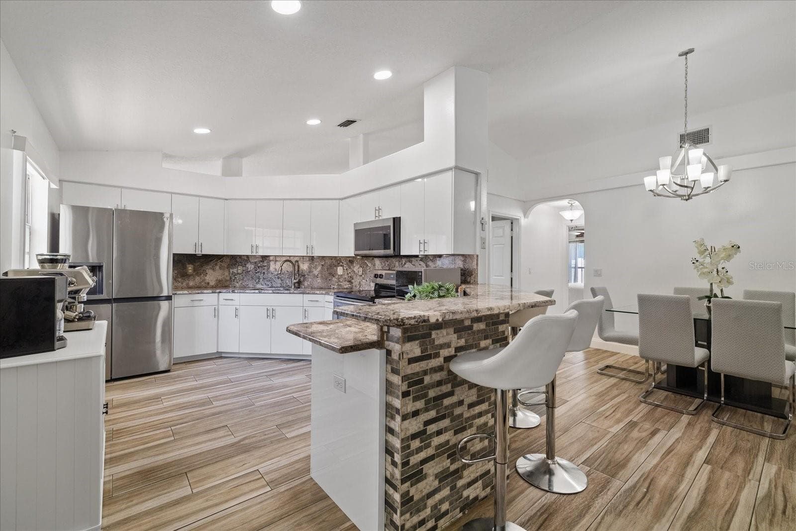 Single Family Residence at 8712 FOUNTAIN AVE, TAMPA, photo 19 of 65