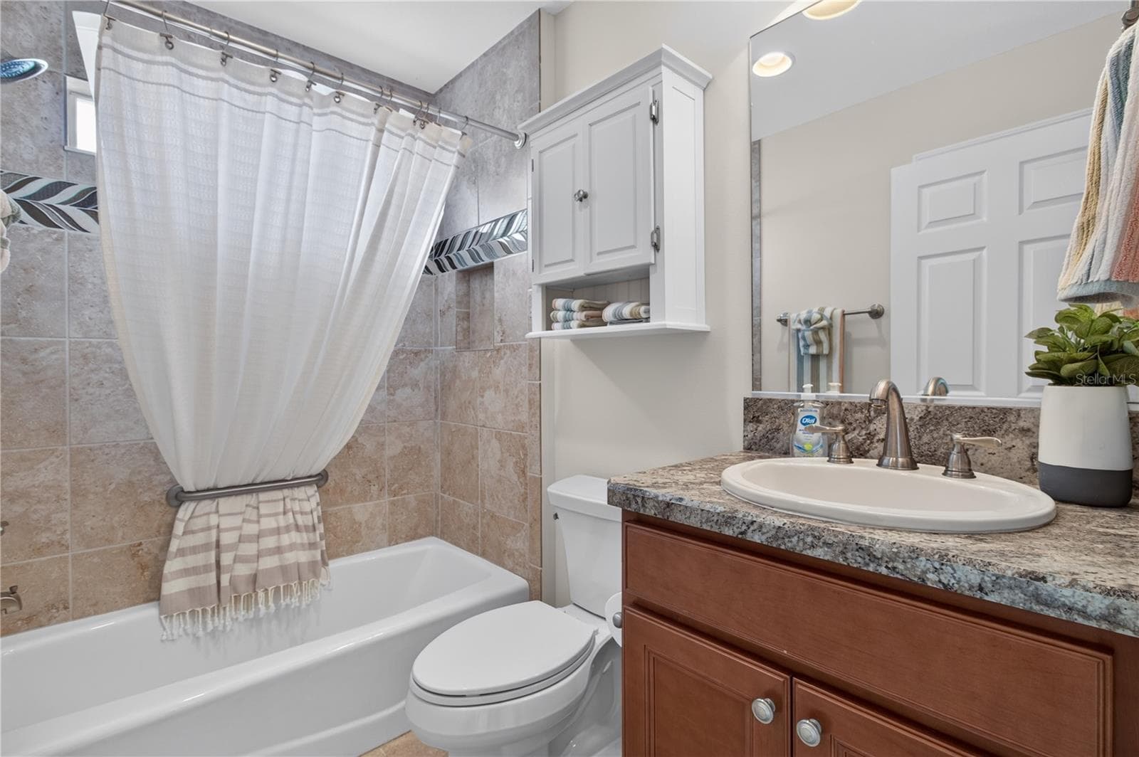 Guest bathroom - 3342 VELTRE WAY, THE VILLAGES