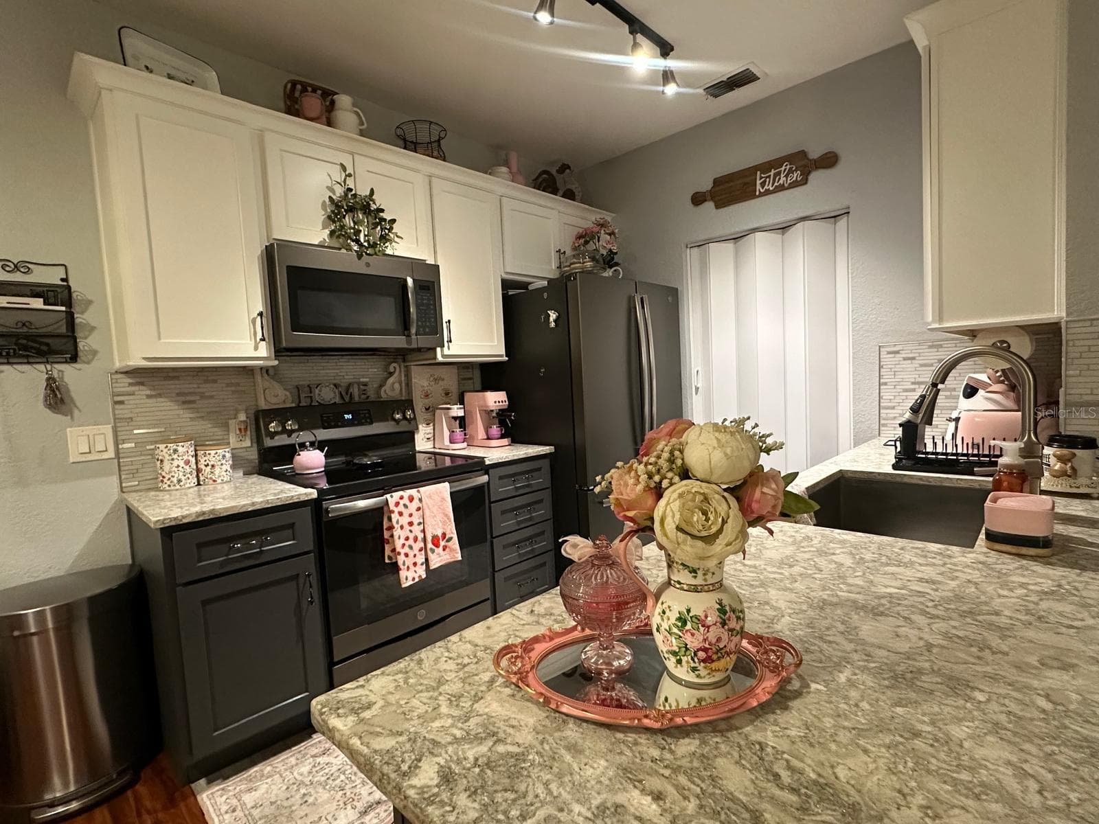 875 GRAND REGENCY PT #203