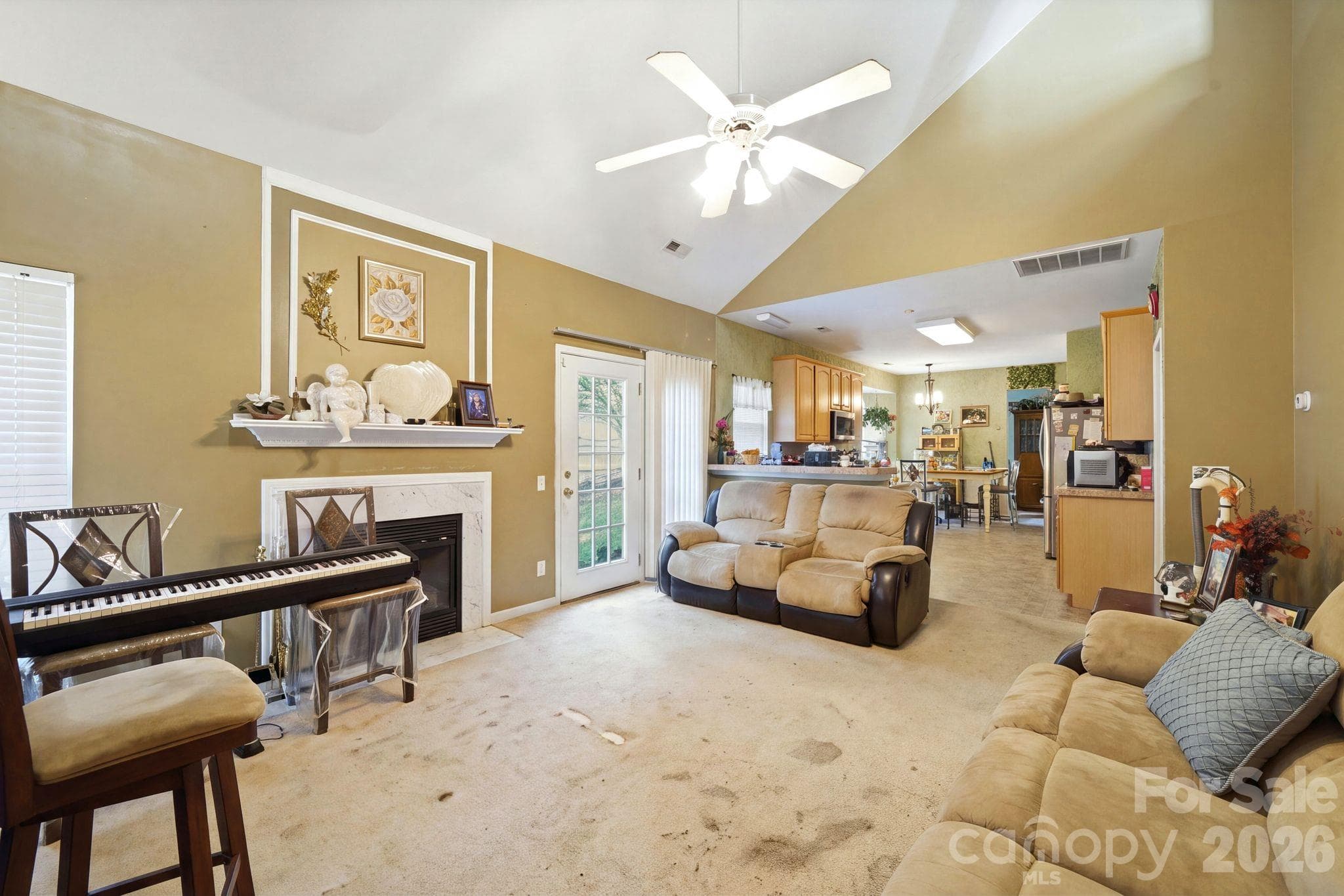 Single Family Residence at 10212 Billingham Drive, Charlotte, photo 5 of 44