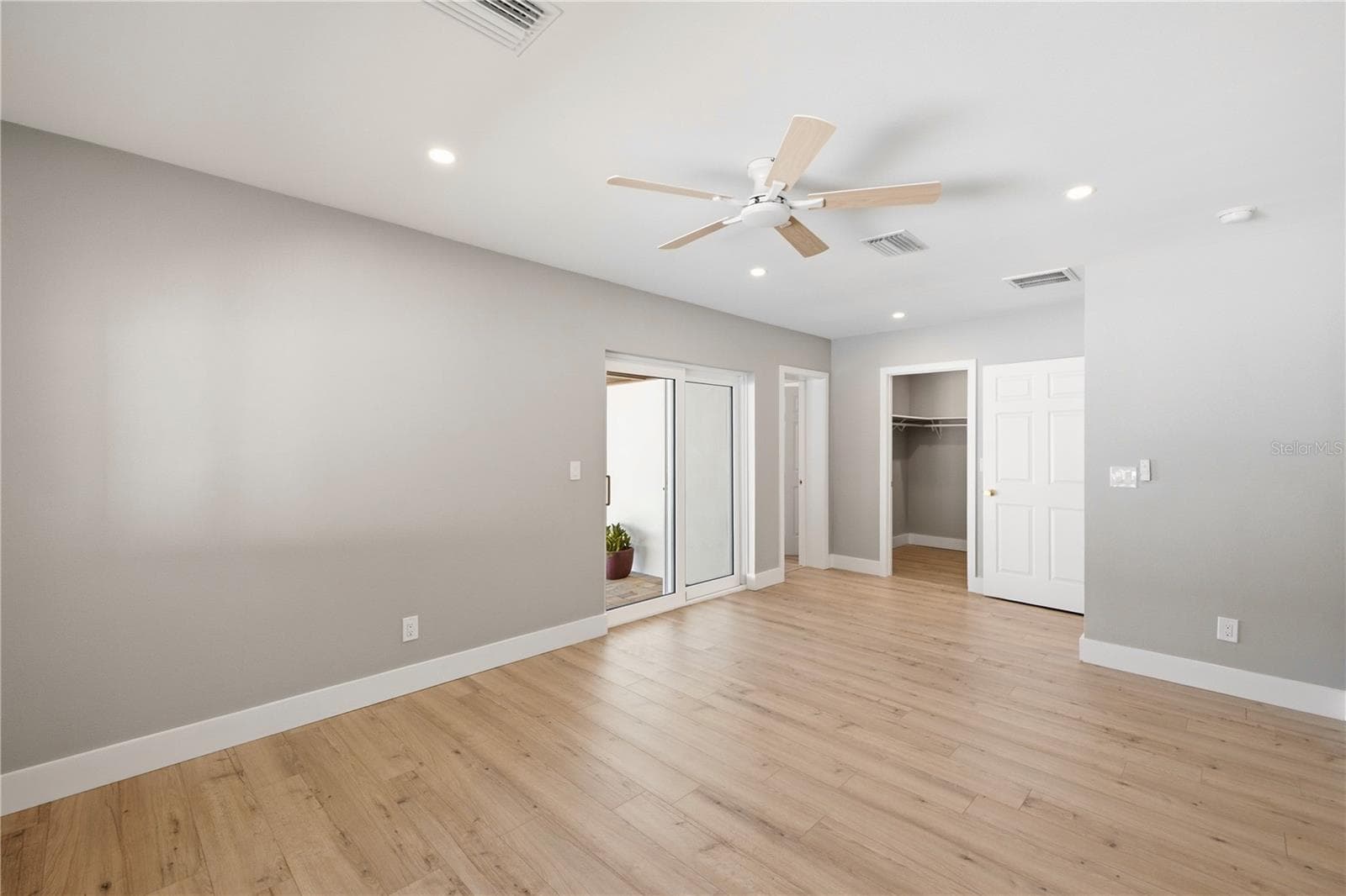 Single Family Residence at 1900 60TH ST S, GULFPORT, photo 17 of 45