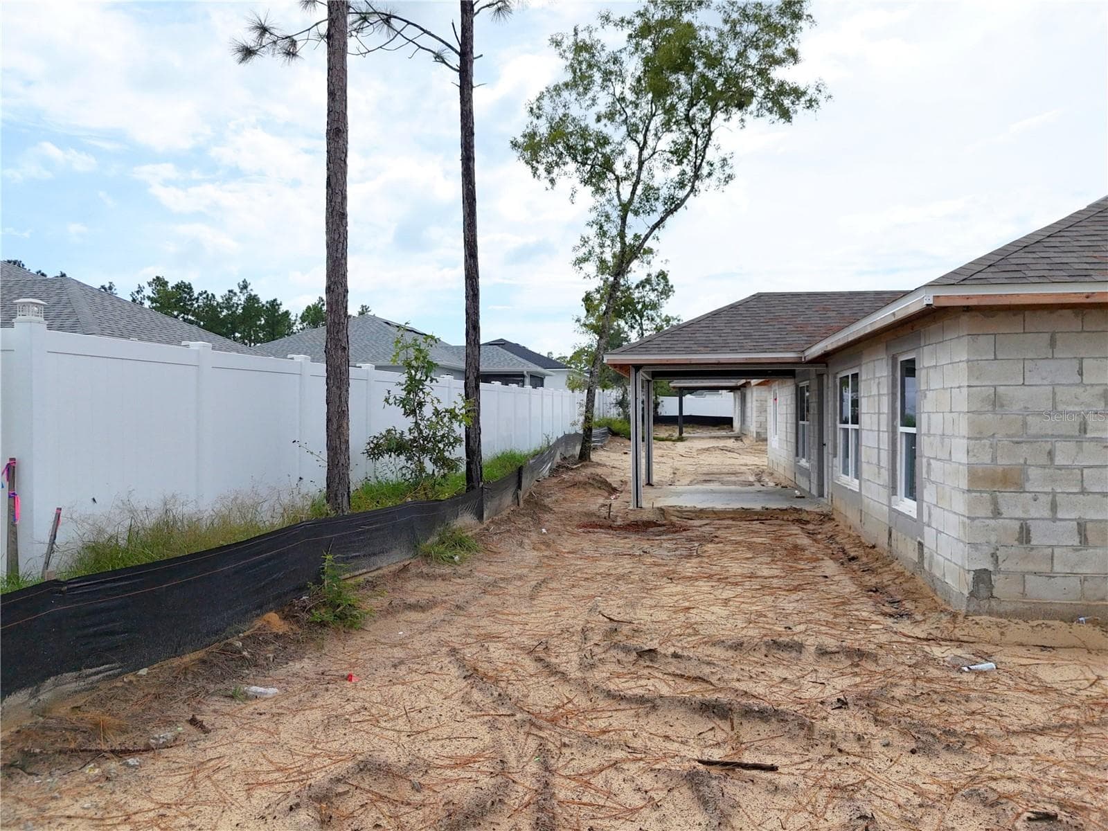 View of patio 10/13/2026 - 8433 N INCA, DUNNELLON
