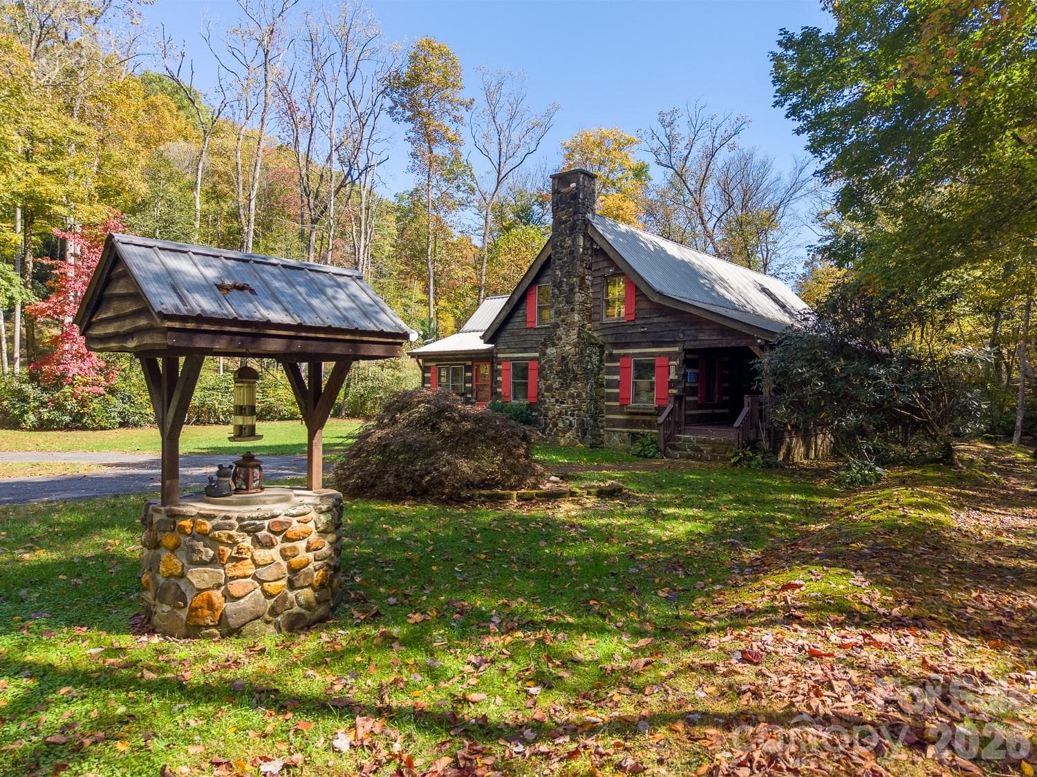 Single Family Residence at 7810 Little Snowbird Road, Robbinsville, photo 13 of 96