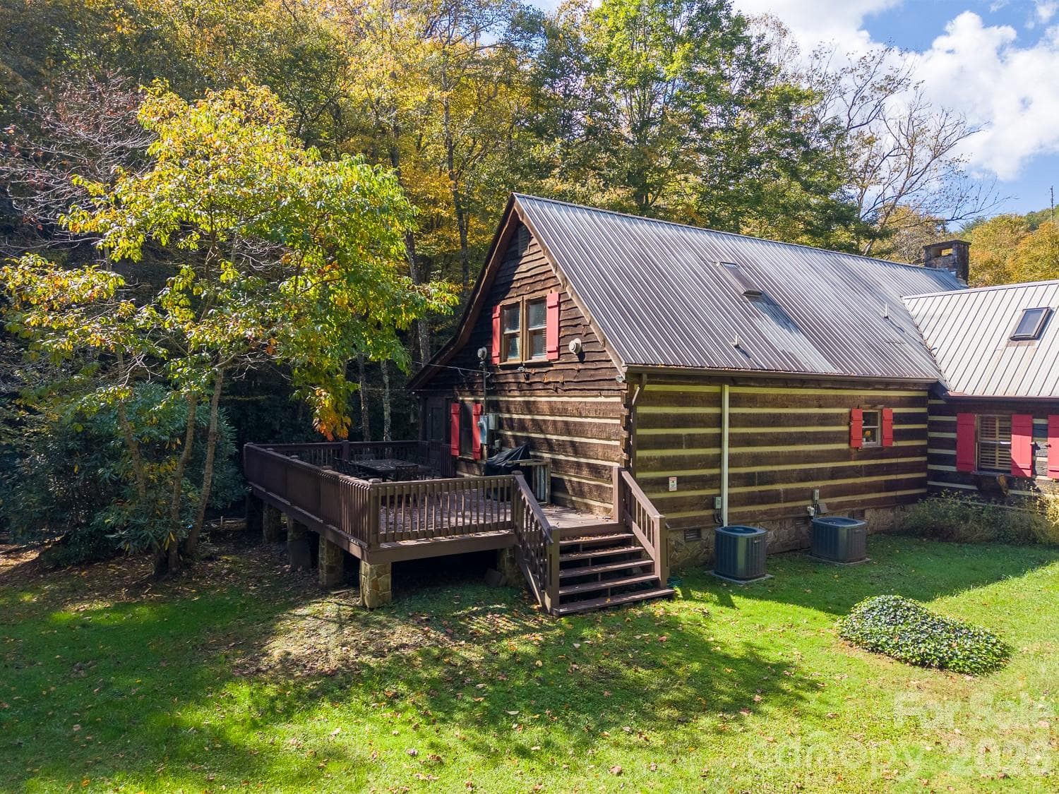 Single Family Residence at 7810 Little Snowbird Road, Robbinsville, photo 19 of 96