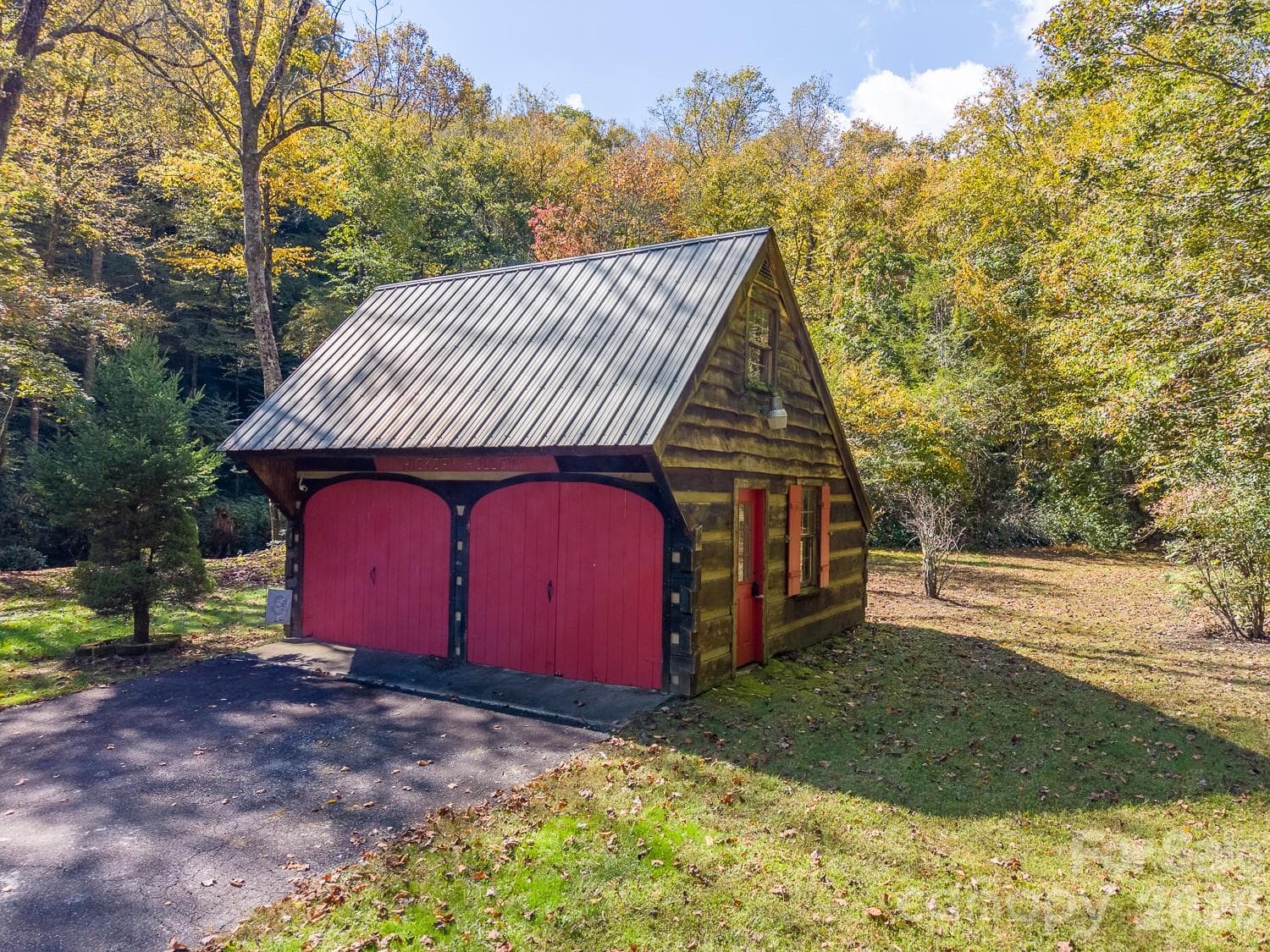 Single Family Residence at 7810 Little Snowbird Road, Robbinsville, photo 23 of 96