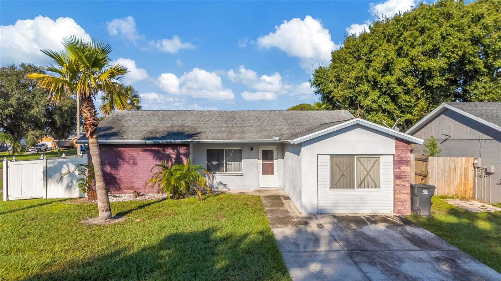 1002 PINE RIDGE CIR