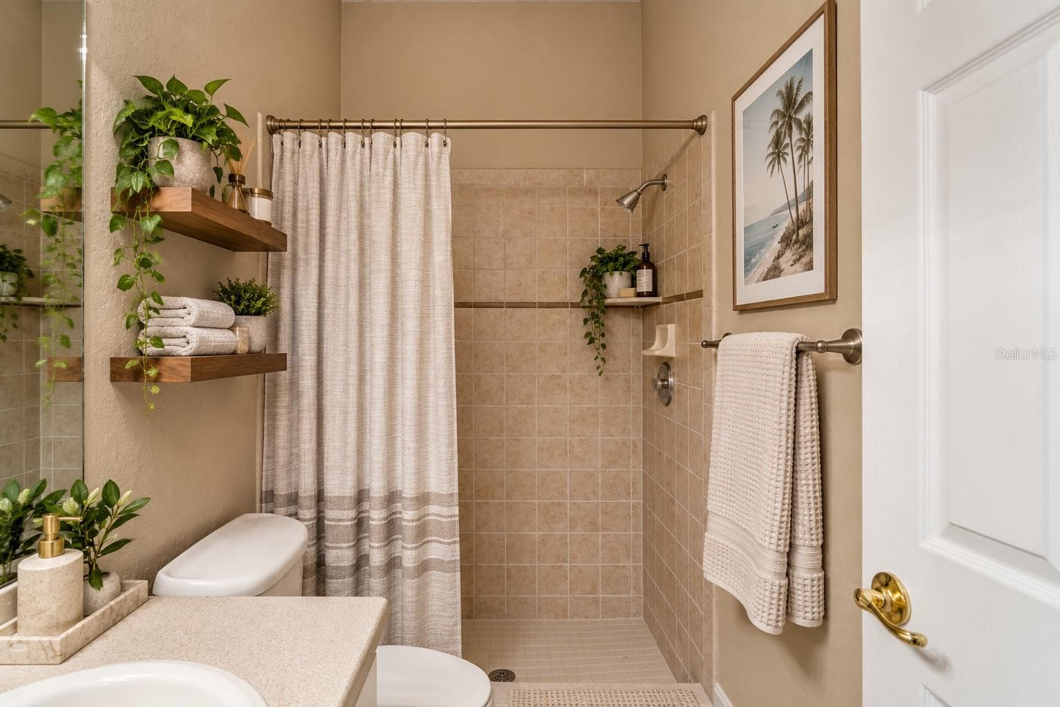 Second Bathroom in Main Home - 10120 SHORTLEAF CT, WEEKI WACHEE