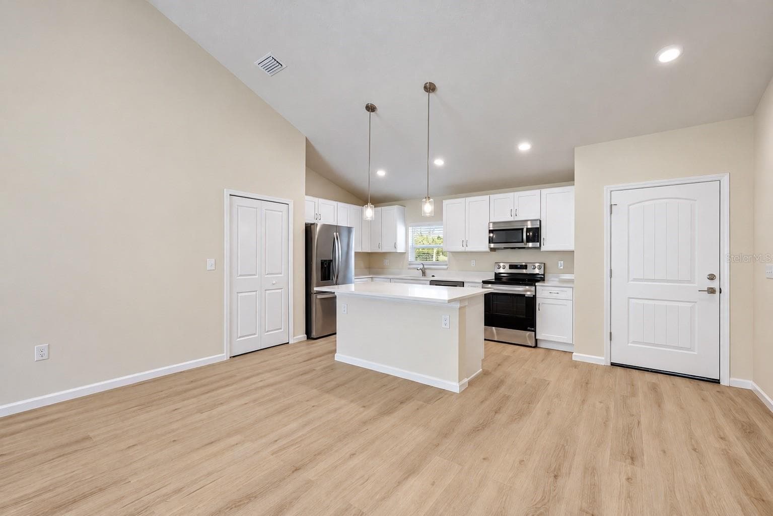 Single Family Residence at 922 S COUNTY ROAD 419, CHULUOTA, photo 11 of 41