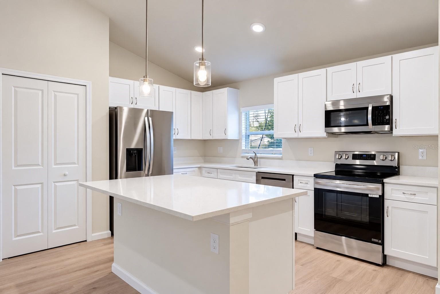 Single Family Residence at 922 S COUNTY ROAD 419, CHULUOTA, photo 13 of 41