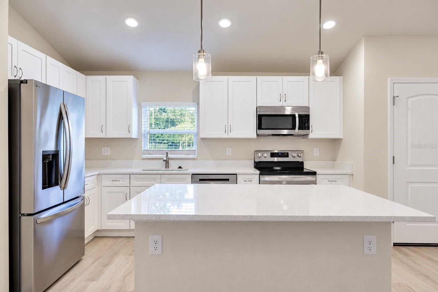 Single Family Residence at 922 S COUNTY ROAD 419, CHULUOTA, photo 17 of 41