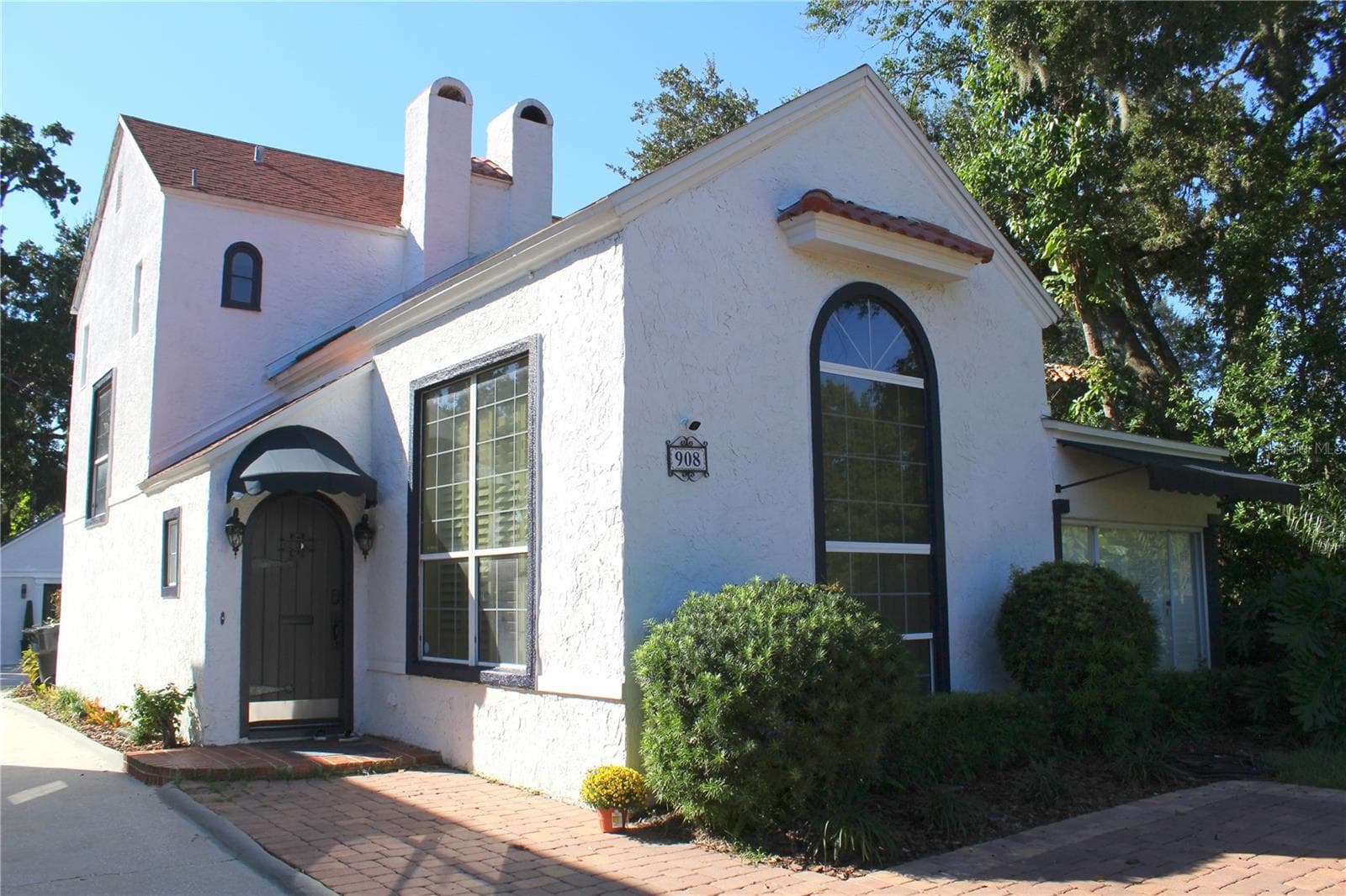 908 S SUMMERLIN AVE