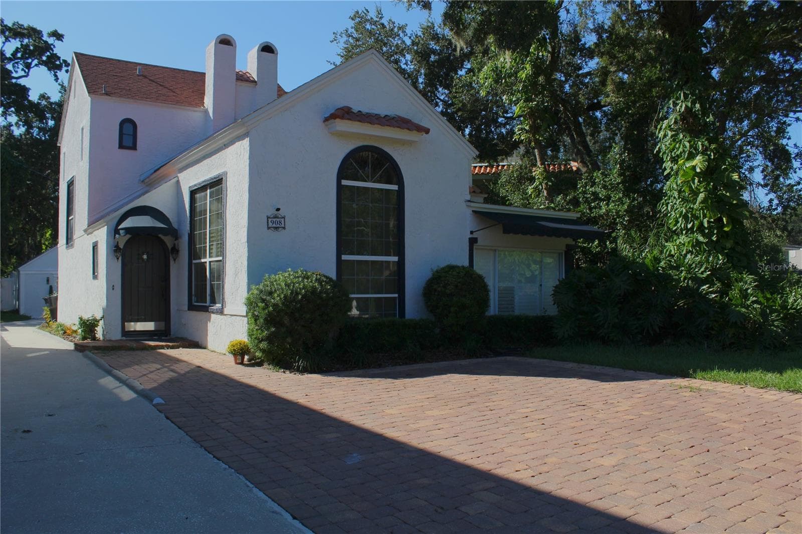Single Family Residence at 908 S SUMMERLIN AVE, ORLANDO, photo 2 of 60