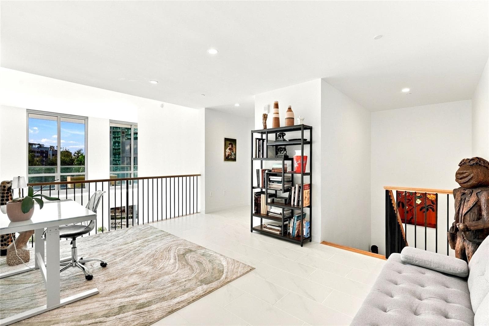 Upstairs Loft - 400 CENTRAL AVE #301, ST PETERSBURG