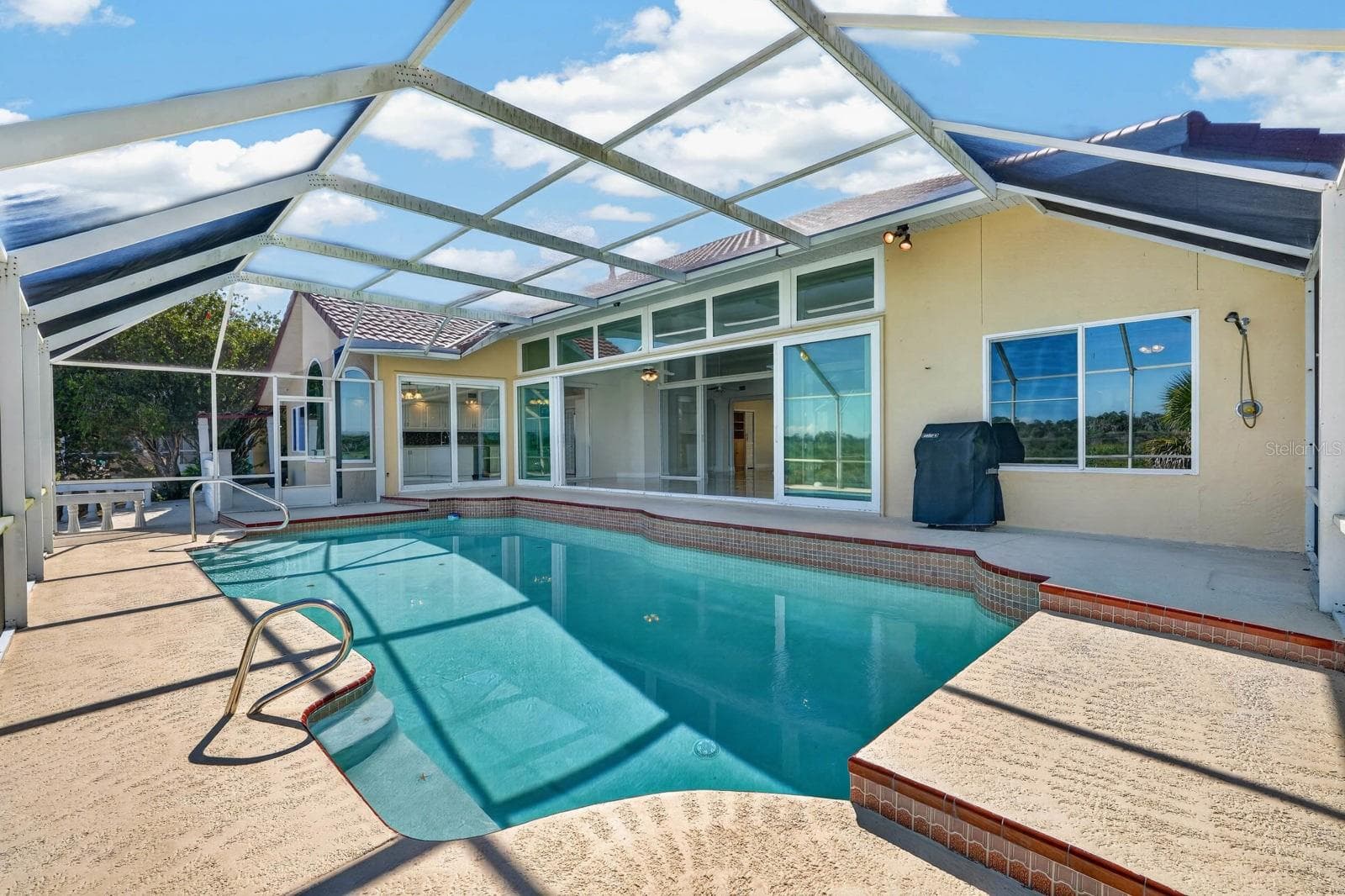 Poolside Living With Scenic Views - 74 COVINGTON LN, PALM COAST