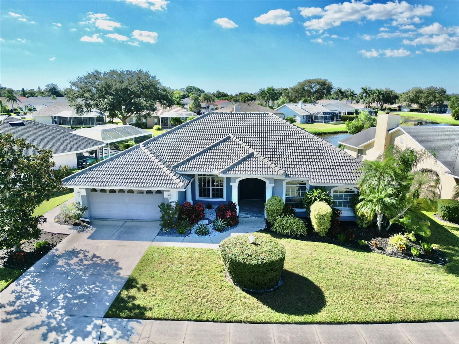 Front View - 5829 CARRIAGE DR, SARASOTA