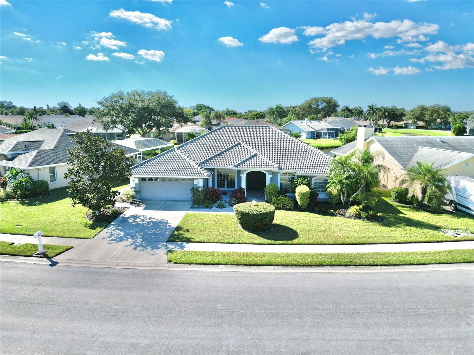Single Family Residence at 5829 CARRIAGE DR, SARASOTA, photo 5 of 46