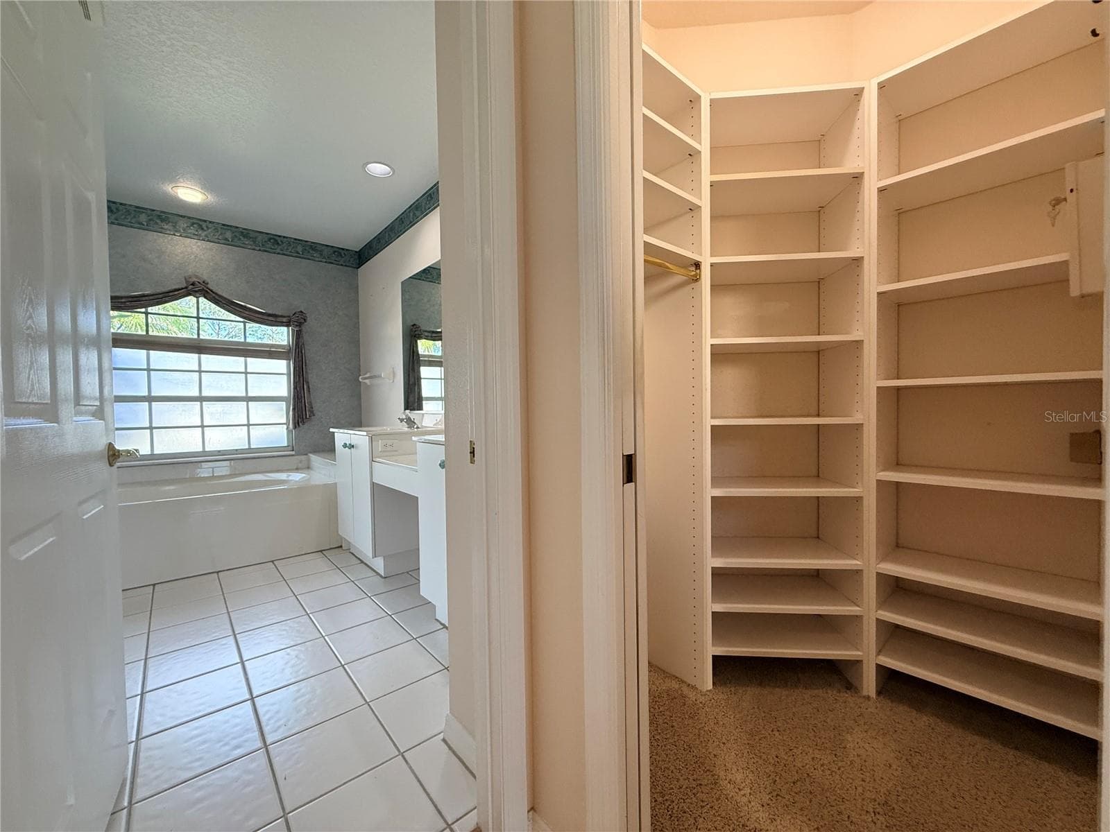 Master Bedroom Closet - 5829 CARRIAGE DR, SARASOTA