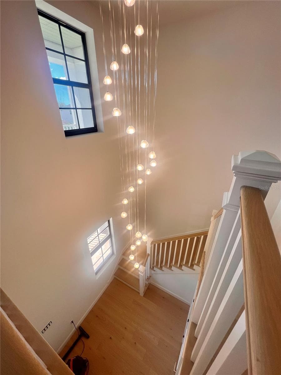 Statement Foyer - 4703 W KNIGHTS AVE, TAMPA