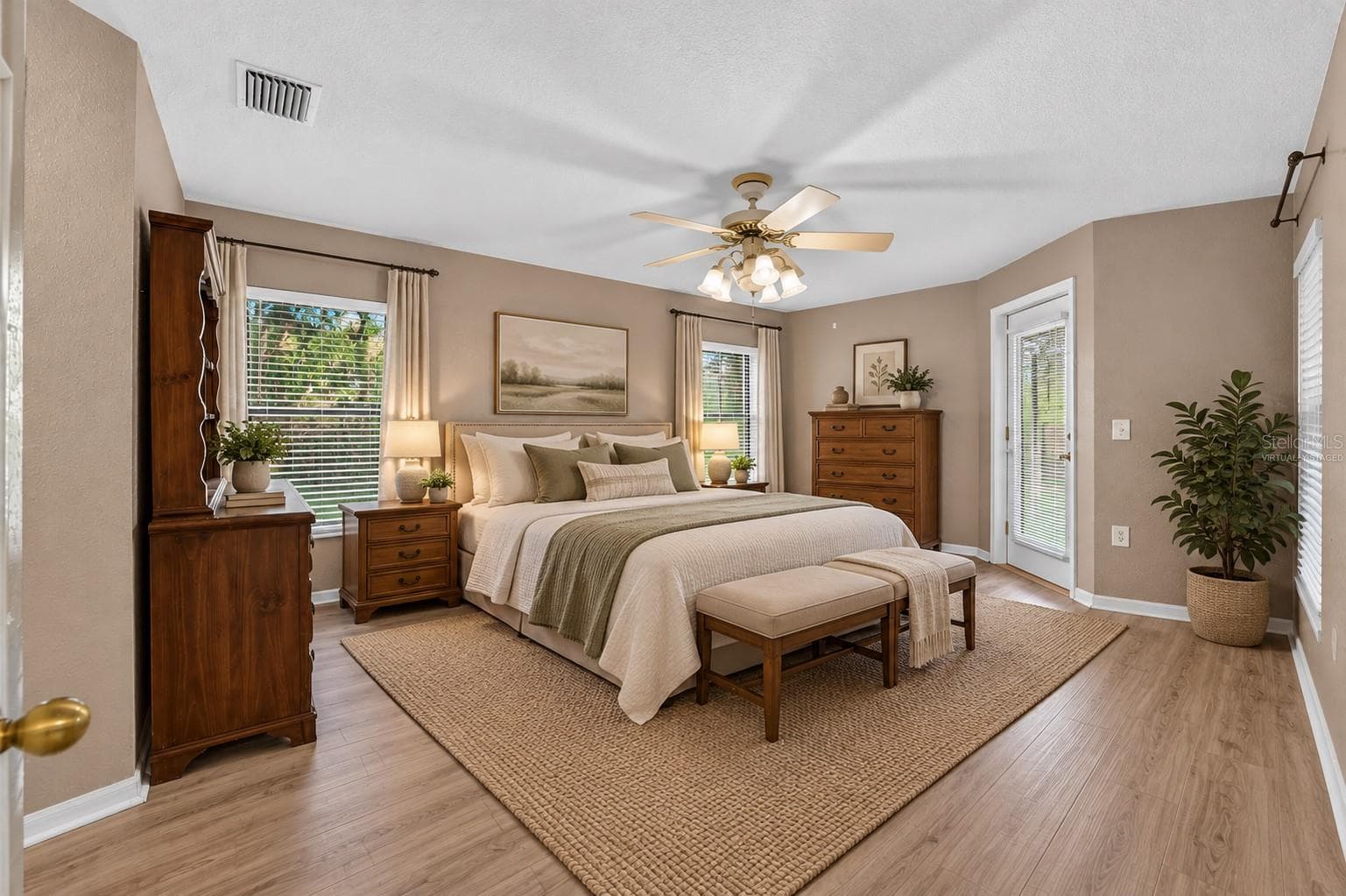 Virtually staged - 6150 NE 2ND PL, OCALA