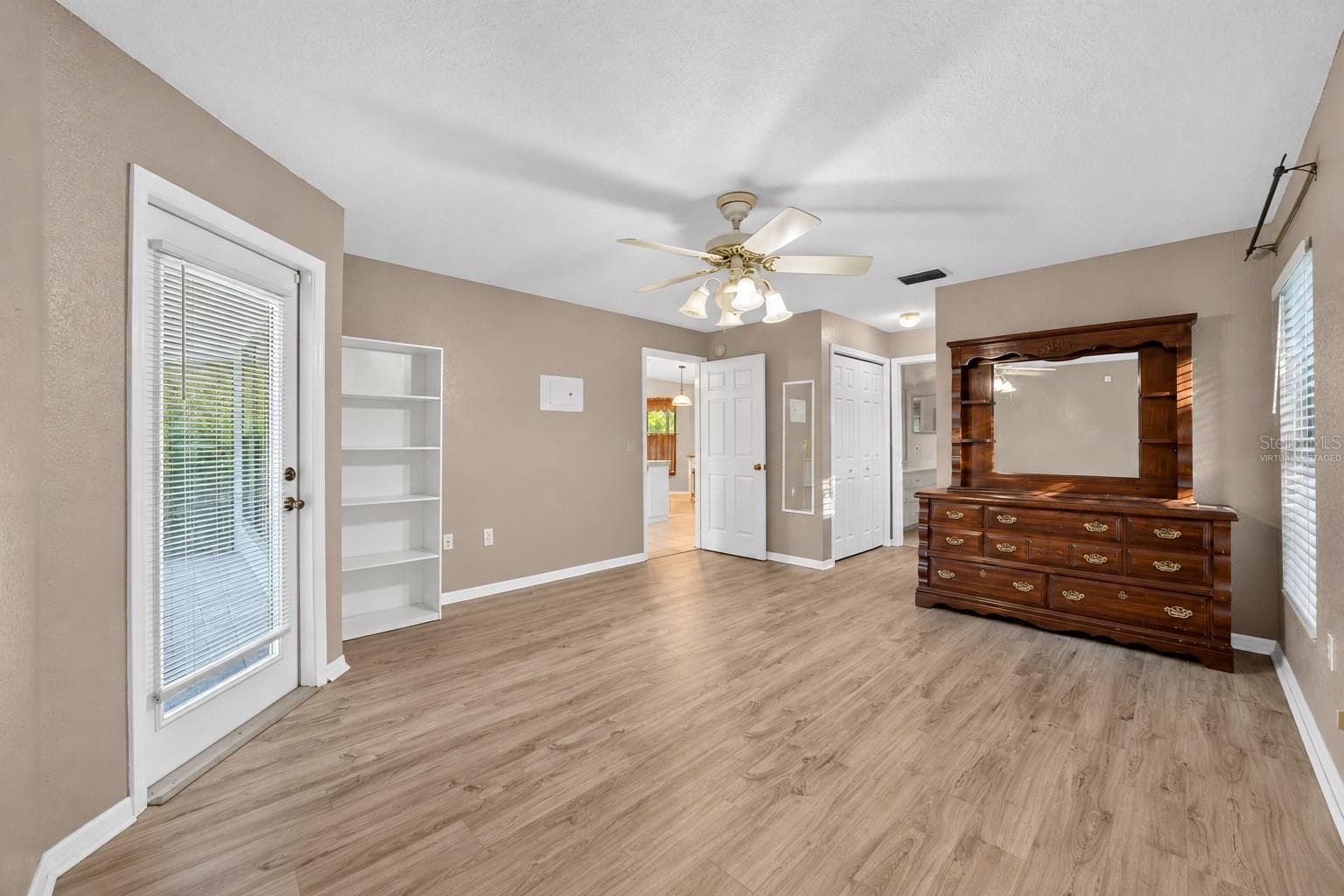 Virtually staged - 6150 NE 2ND PL, OCALA