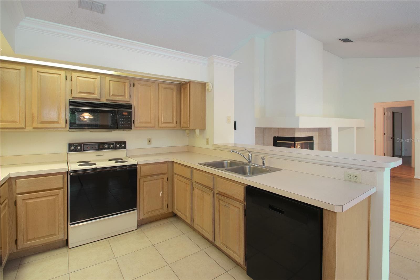 Single Family Residence at 3924 LAKE MIRAGE BLVD, ORLANDO, photo 17 of 36
