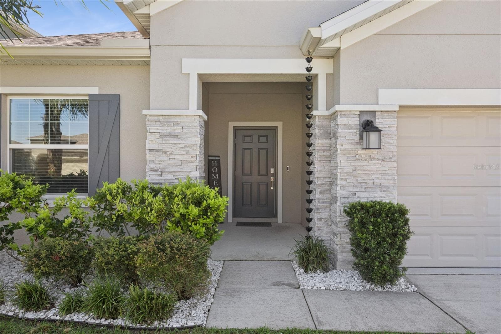 Spacious Front Porch - 5309 AMERSHAM LN, ST CLOUD