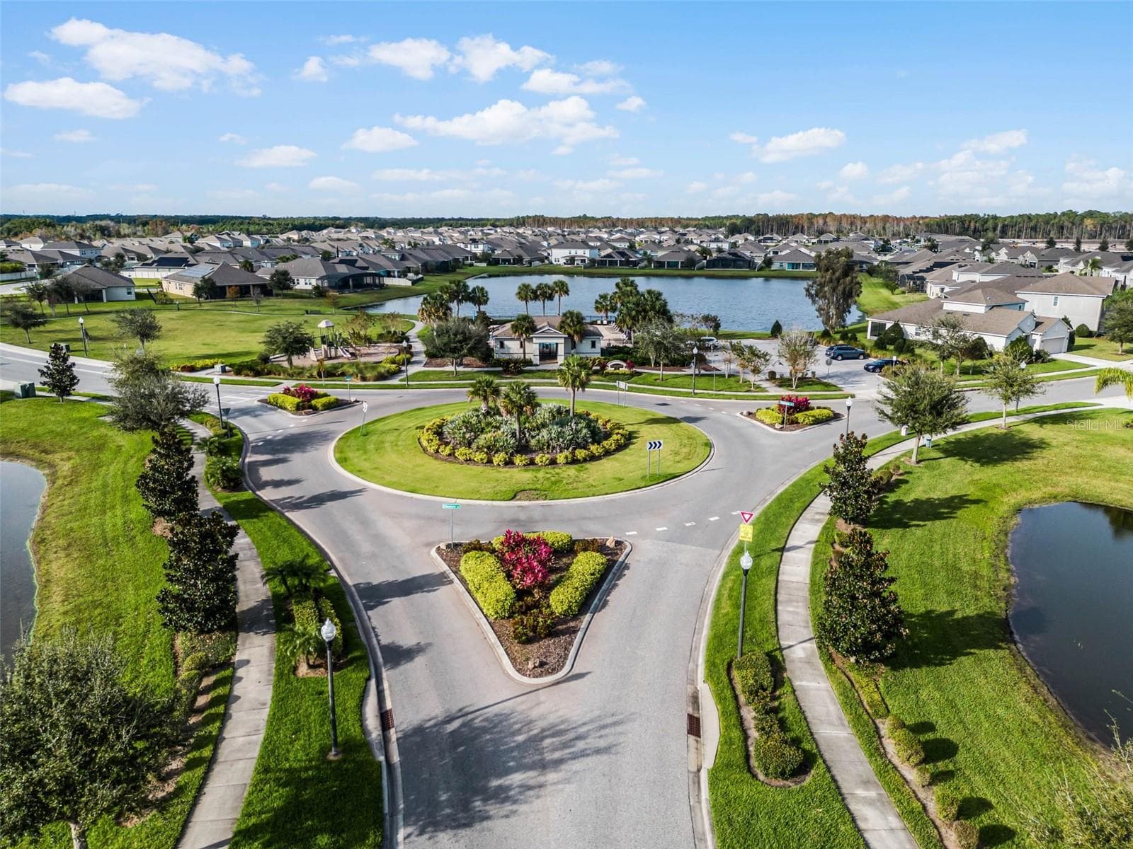 Lush Landscaped Community Pride - 5309 AMERSHAM LN, ST CLOUD