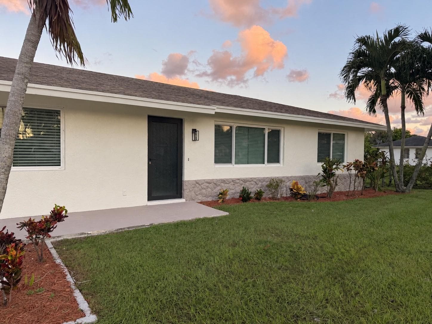 Single Family Residence at 1476 N MANGONIA DR, WEST PALM BEACH, photo 5 of 33