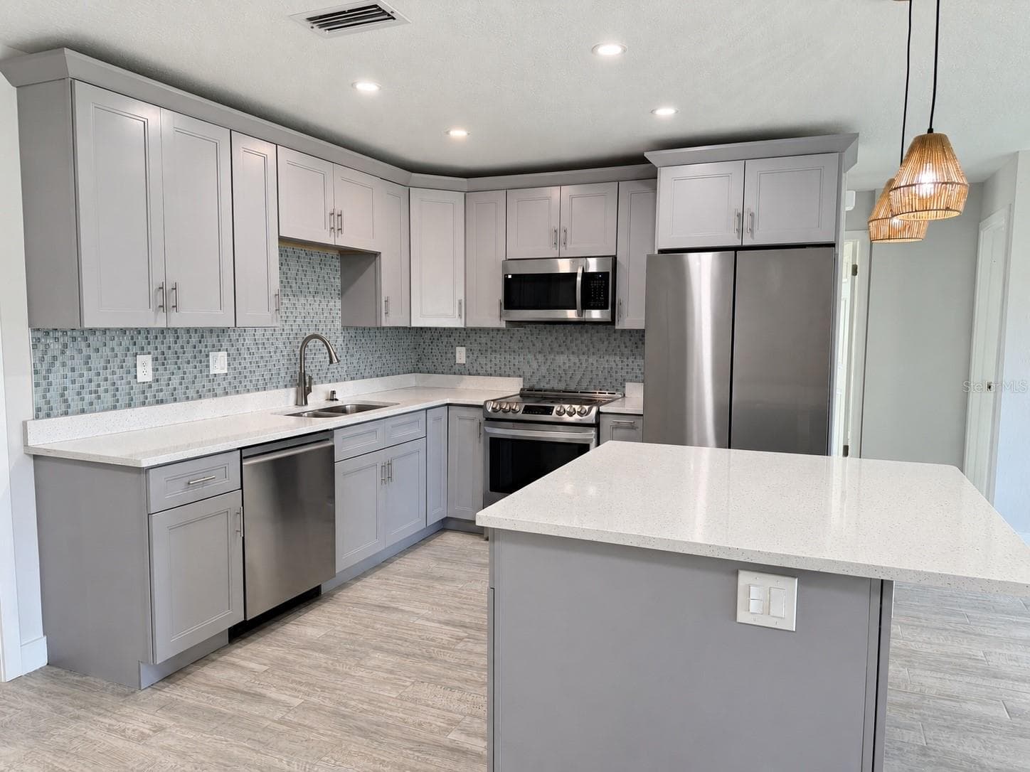 Single Family Residence at 1476 N MANGONIA DR, WEST PALM BEACH, photo 10 of 33