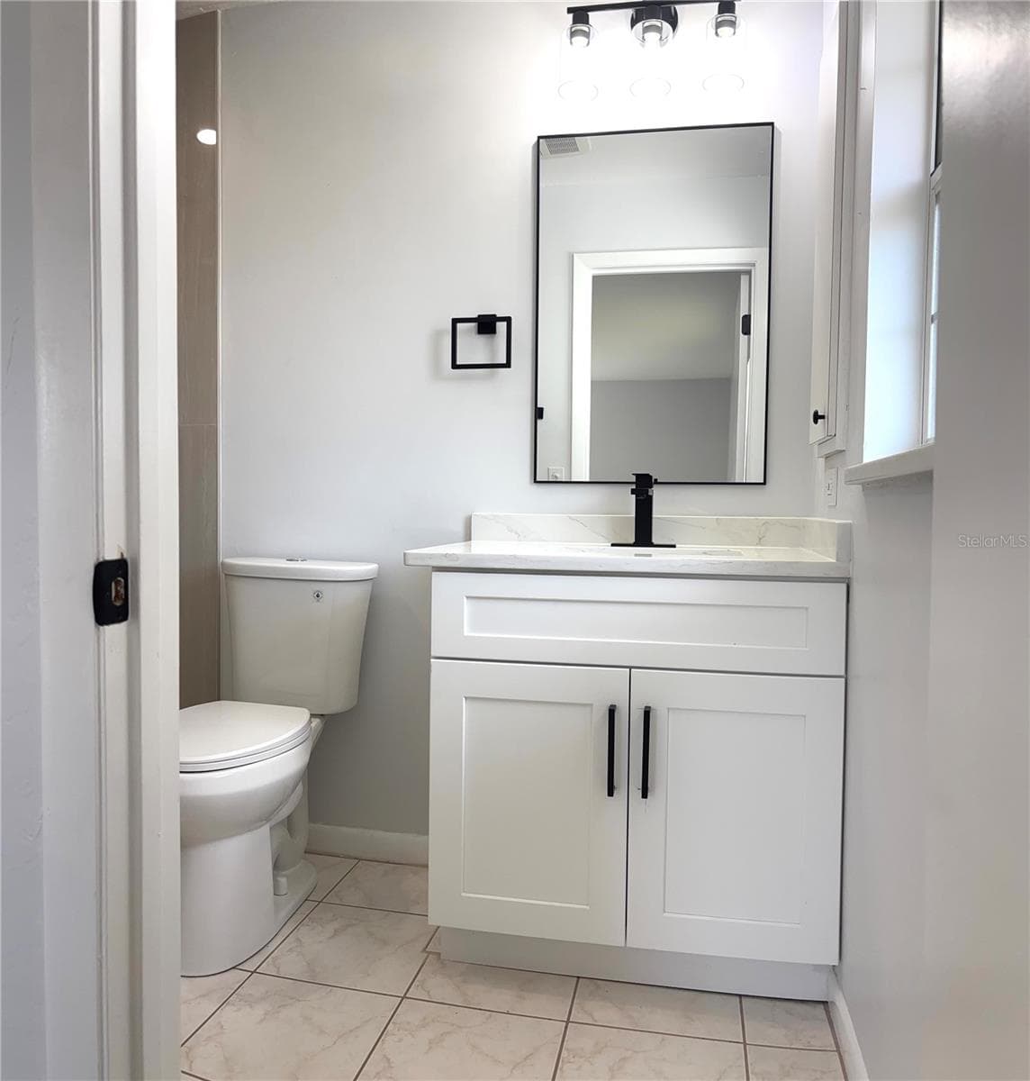 master bathroom - 235 S LEE ST, BEVERLY HILLS